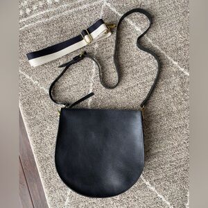 Madewell black transport saddle crossbody bag in GREAT condition.